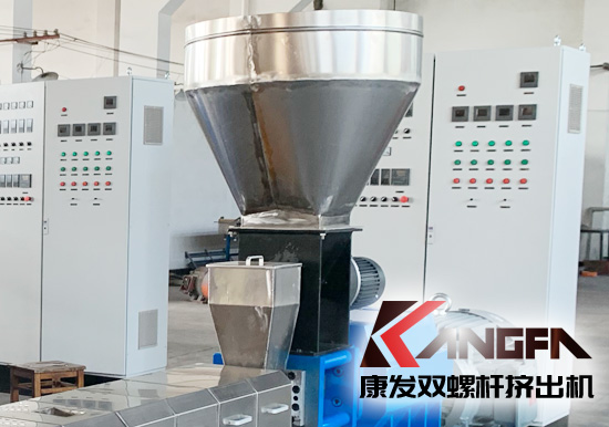 雙螺桿擠出機喂料系統(tǒng)定量加料、攪拌料斗料位控制特點。合理的方案設計，不僅滿足了系統(tǒng)的工藝要求，并且大大降低了工程制造及生產(chǎn)運營成本。